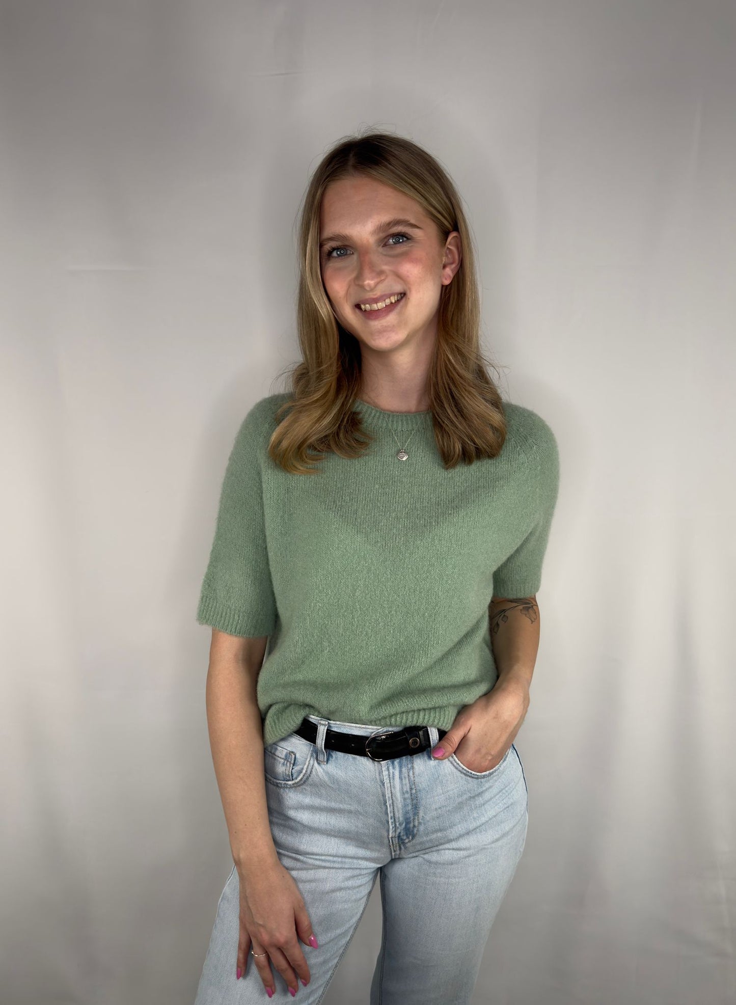 Kurzärmeliger Strickpullover Emira