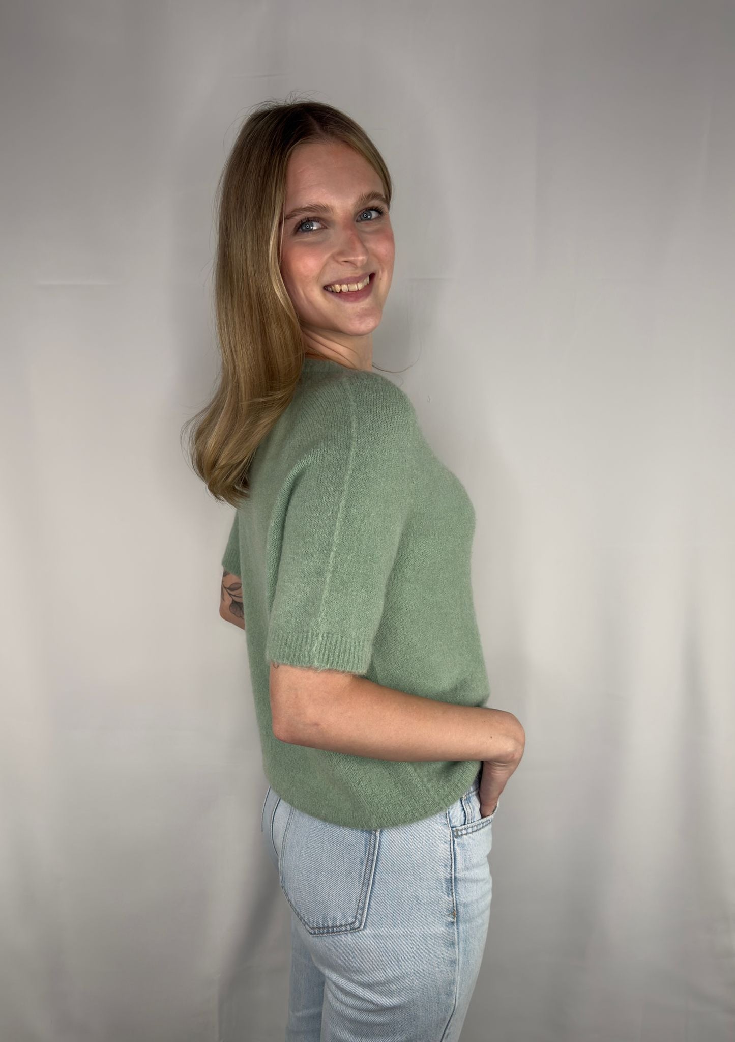 Kurzärmeliger Strickpullover Emira