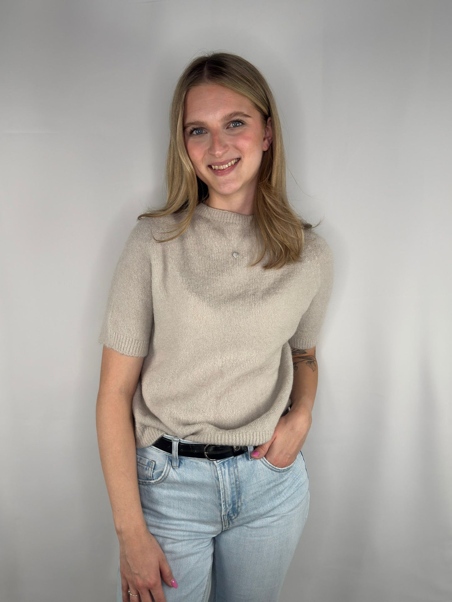 Kurzärmeliger Strickpullover Emira