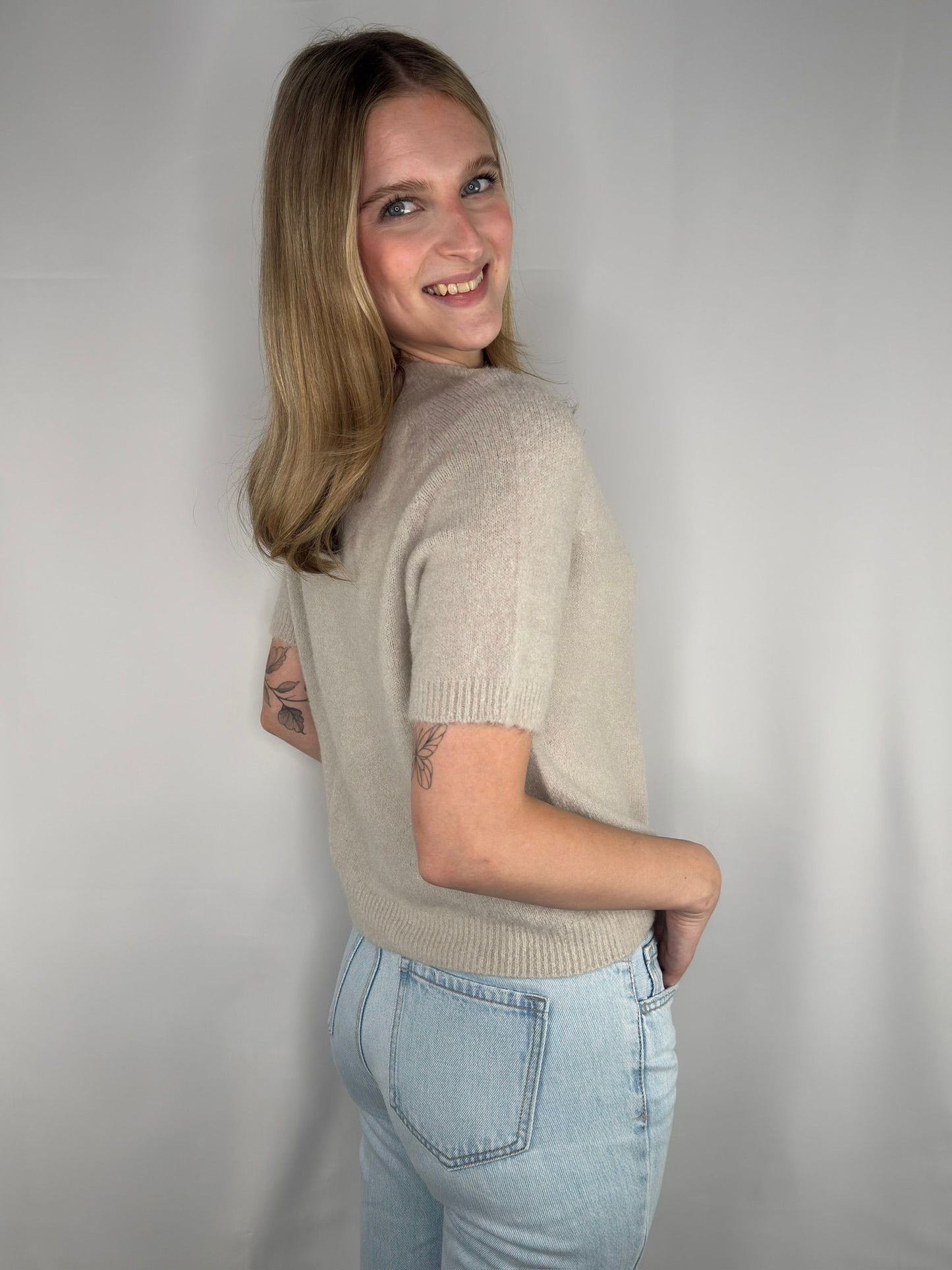 Kurzärmeliger Strickpullover Emira